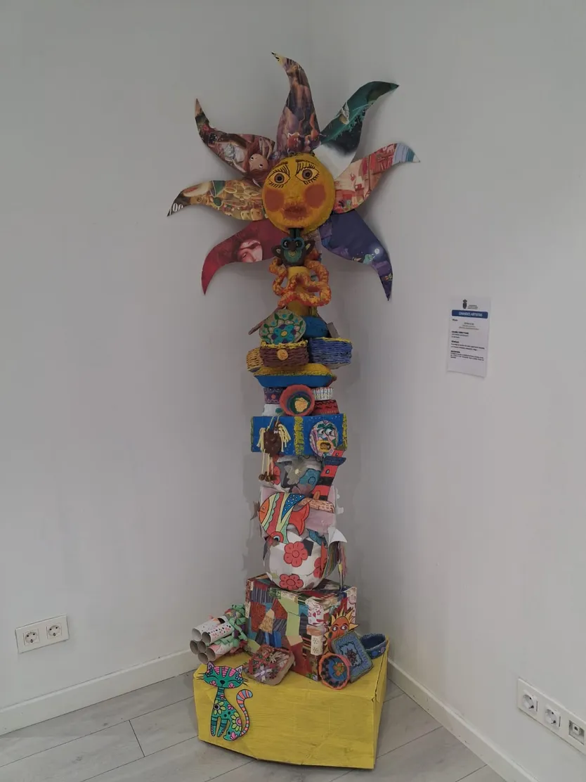Segundo premio de los alumnos de 6&ordm; de Primaria del Colegio Carmen Mart&iacute;n Gaite por su obra &ldquo;T&oacute;tem al sol&rdquo;