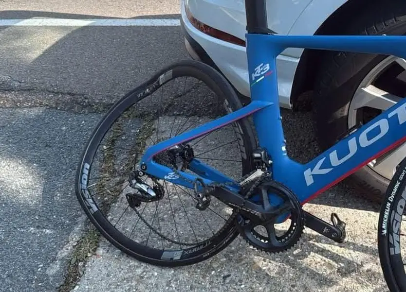 Bicicleta de Alberto Bravo tras el atropello