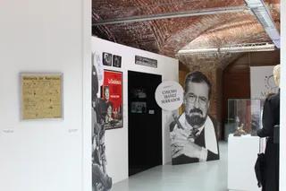 Ana Suárez y Fernando Castaño inauguran la exposición 'Historias para no olvidar' de Chicho Ibáñez Serrador.