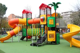 Zona de juegos infantiles renovada en el Parque Picasso. Fotos Carlos H.G