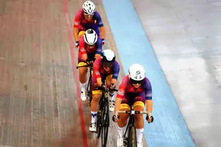 Imagen de la selección de Castilla y León de ciclismo cadete en pista cubierta.