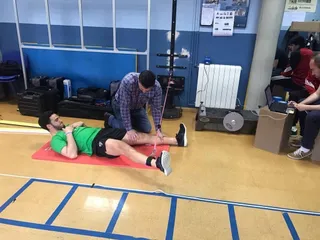 Ayub realiza el test de fuerza en la UPSA