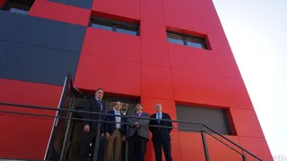Carlos García Carbayo, y el presidente de Air Institute, Juan Manuel Corchado, firman el acuerdo de cesión del Centro de IoT e Inteligencia Artificia (14)