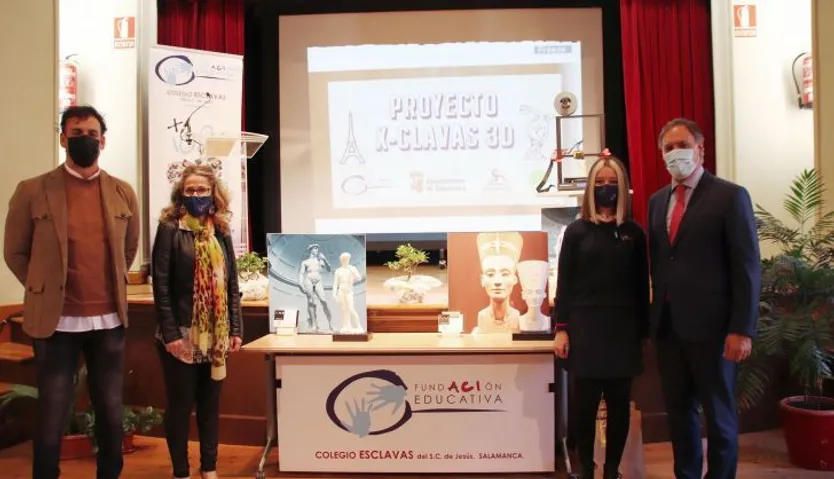 El alcalde de Salamanca, Carlos García Carbayo, participa en la presentación del proyecto ‘X-clavas en 3D’