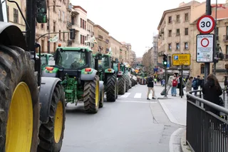 Tractorada en Salamanca a su paso por Gran Vía