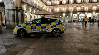 Policía Local en la Plaza Mayor | Foto de archivo