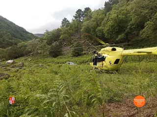 Imagen del rescate en la Garganta Lóbrega, en Arenas de San Pedro (Ávila). Foto: 112 CyL