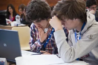 Los jóvenes prefieren ser asalariados como mejor opción de futuro
