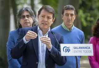 El presidente de la Junta de Castilla y León, Alfonso Fernández Mañueco, en un acto de campaña en Béjar | Foto ical