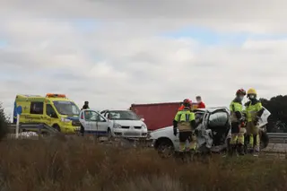 Colisión en Aldehuela de la Bóveda 1