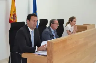 El pleno aprueba la adjudicación de una parcela para un tanatorio