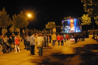 La música toma protagonismo en los barrios por última vez en estas Fiestas