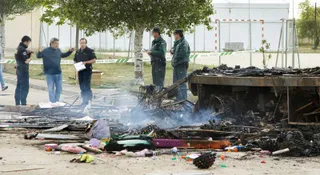 Ni acusados ni testigos, nadie cuenta qué pasó en Cabrillas el día que el incendio de una caravana terminó con la vida de un hombre