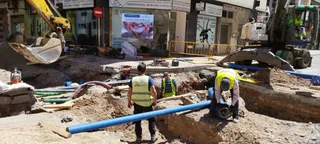 Obras, cortes de tráfico. Foto de archivo