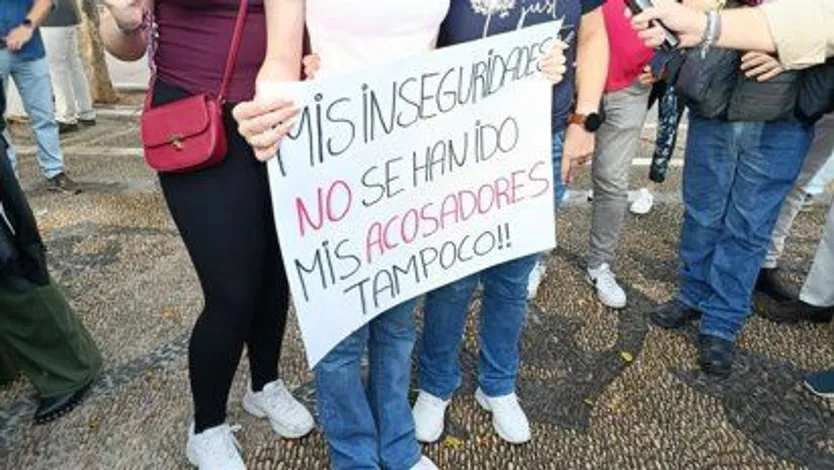 Cartel de una concentración contra el acoso escolar