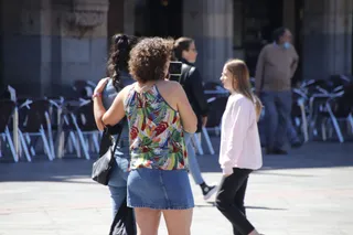 Gente por las calles de Salamanca