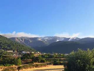 Perspectiva del incendio de Burgohondo desde el municipio de Piedralaves