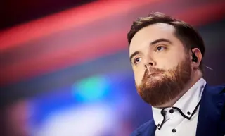 Ibai Llanos, una de las estrellas de Twitch en España, durante una retransmisión de la LVP