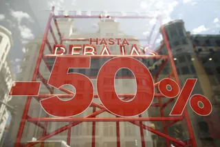 Tienda con rebajas de hasta el 50%.