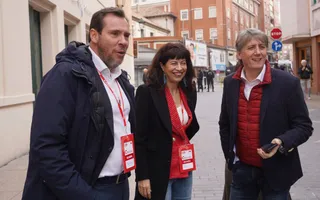 Óscar Puente junto a Carlos Martínez y Ana Redondo. ICAL