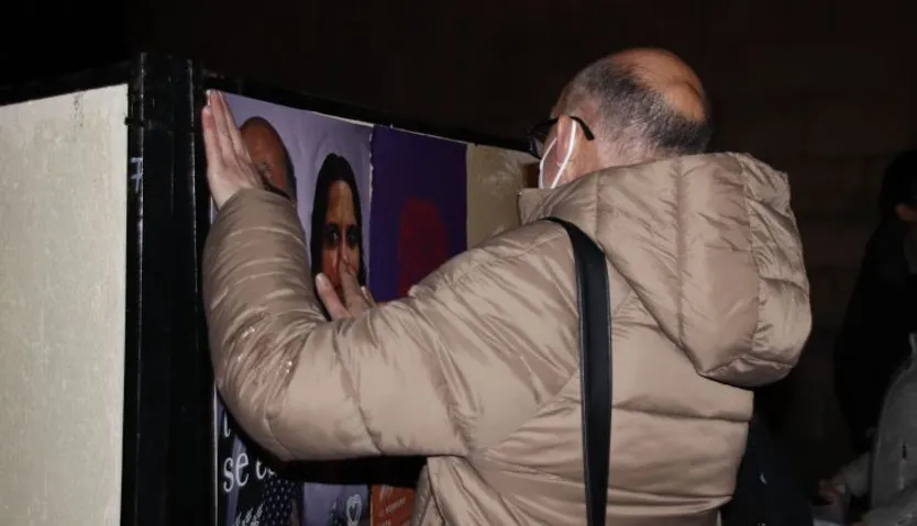 Pegada de carteles de Unidas Podemos