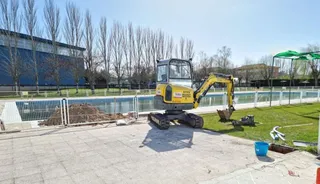 Santa Marta pone a punto las instalaciones de la piscina municipal para el verano
