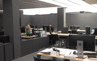 Trabajadores en una oficina. Foto de Europa Press