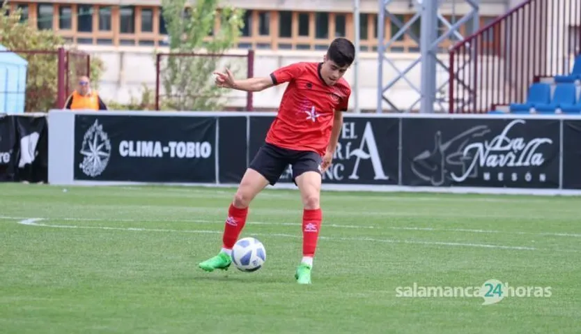 Manu Moreta, jugador del CD Béjar Industrial | FOTO SALAMANCA24HORAS.COM