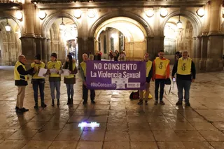 El grupo de Amnistía Internacional Salamanca realiza una performance