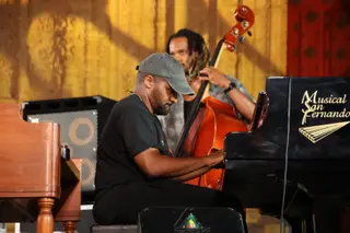 Concierto de jazz del grupo Sullivan Fortner y Peter Bernstein en el Patio Chico de Salamanca | Andrea Mateos
