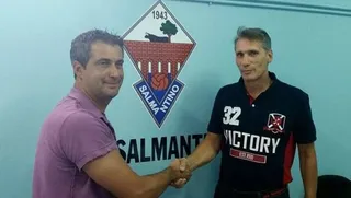 Ángel Lozano, director deportivo del Salmantino: “Al subir de categoría tienes que mirar muchos más jugadores”