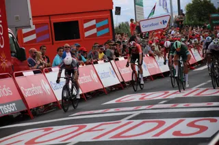 Philipsen vence al sprint en la antepenúltima etapa de La Vuelta 25 con final en Guijuelo | Javier S. Fraile