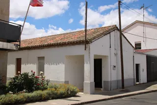 Antiguas escuelas de Pelabravo