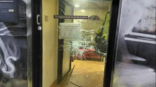 Detenido un hombre por romper el cristal de un local y tratar de acceder a varios establecimientos en la zona del campus