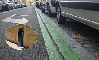 Nueza zona ORA con un parquímetro