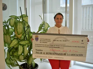 El Ayuntamiento de Santa Marta concede una ayuda de 1.000 euros a la Fundación Agua de Coco