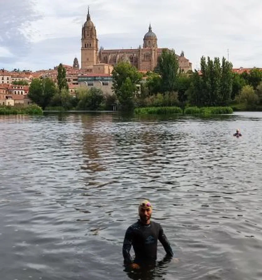 Kike Nieto entrenando en el río Tormes de Salamanca