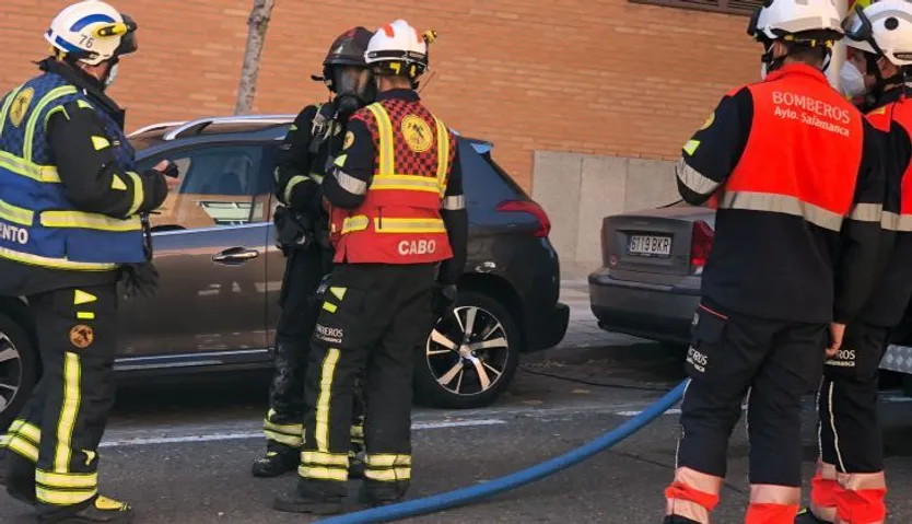 Bomberos en la calle Abraham Zacut