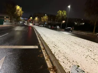 La primera nevada de la temporada tiñe de blanco la capital charra