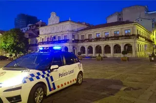 Policía Local de León en la Plaza de San Marcelo | Foto: ileon.com