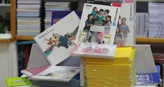 El Ayuntamiento mantiene la partida del fondo de libros para atender todas las demandas