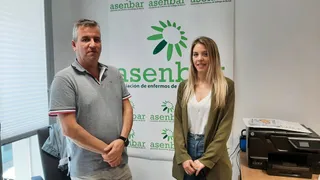 Juan Carlos Hernández y María Escudero, presidente y psicóloga de ASENBAR