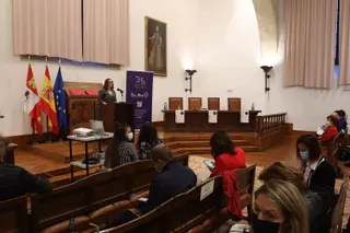Celebración del 35 aniversario de la Asociación Ayuda a la Mujer “Plaza Mayor” (1)