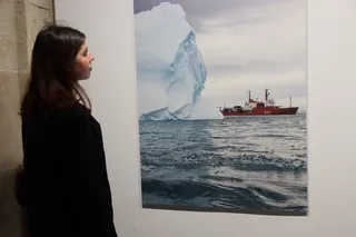 Fotografías de José Abel Flores y Sebastián Álvaro acercan la realidad de los polos en una exposición fotográfica