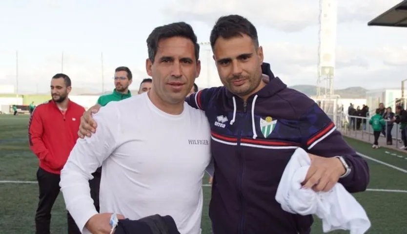 Jonathan Martín y Mario Sánchez celebran el ascenso a Segunda RFEF del Guijuelo | FOTO SALAMANCA24HORAS.COM
