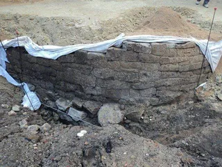 Podemos reclama la declaración como Bien de Interés Cultural para la muralla prerromana de la Rúa