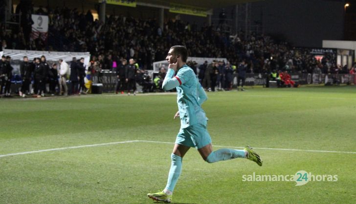 Marca el FC Barcelona en el minuto 43 (2)