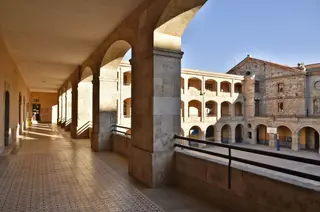 Colegio Maestro Ávila.
