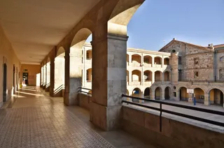 Colegio Maestro Ávila.