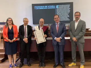 Nombramiento como Socio de Honor de Alumni al escritor Jorge Volpi